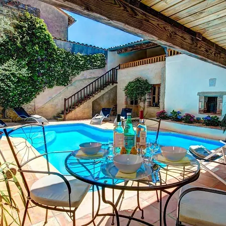 Villa Sleeps 6 Pool Wifi *