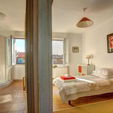 Sleeps 6 Pool Wifi