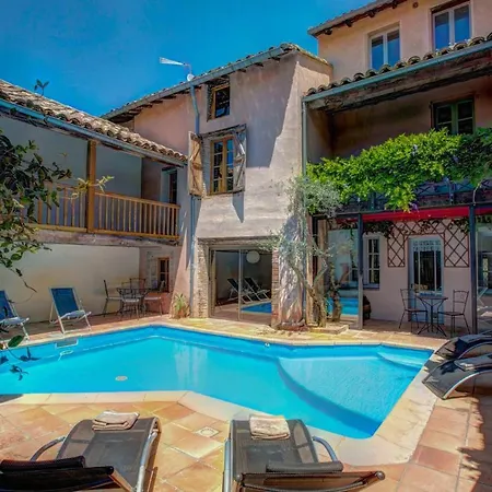 Villa Sleeps 6 Pool Wifi *