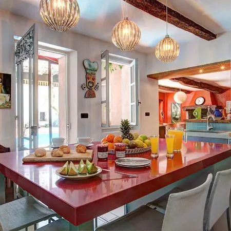 Sleeps 6 Pool Wifi Villa *