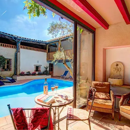 Villa Sleeps 6 Pool Wifi